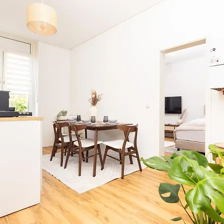 Design - Kitchen, Nespresso & Parking - Messe Dus דירה